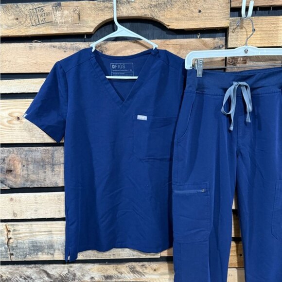 FIGS Women’s Navy Blue Scrub Set Size XS/S‎ - Picture 2 of 6